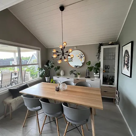 Spaceious House For Ons *